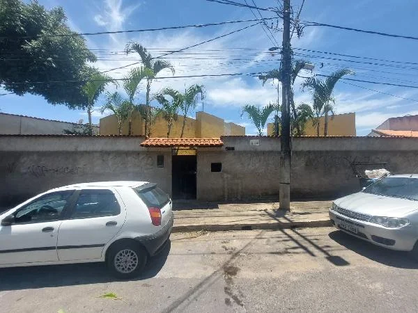 Casa - 3 Quartos - Belo Horizonte - Ocupado — foto 2