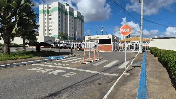 Apartamento - 2 Quartos - Vitoria da Conquista - Ocupado — foto 2