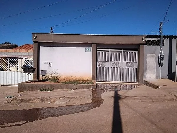 Casa - 3 Quartos - Santo Antonio do Descoberto - Desocupado — foto 2