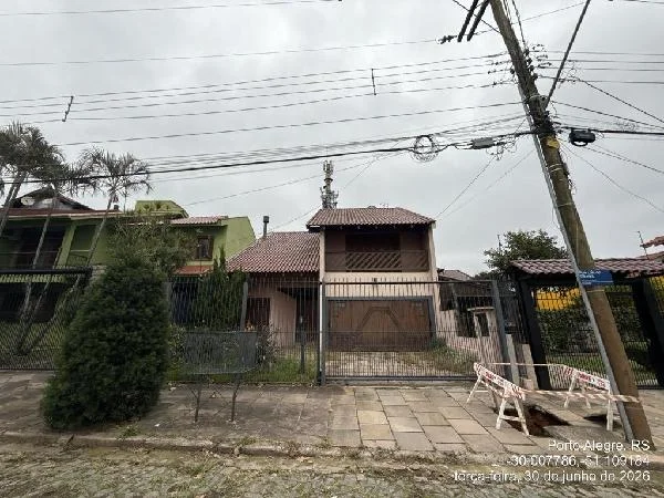 Casa - 3 Quartos - Porto Alegre - Desocupado — foto 2