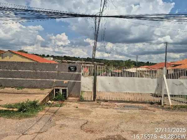 Casa - 2 Quartos - Aguas Lindas de Goias - Ocupado — foto 2