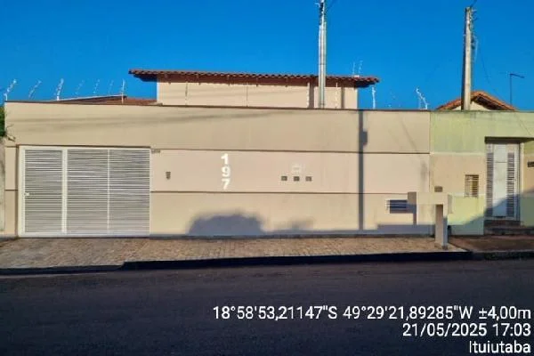 Prédio - 3 Quartos - Ituiutaba - Ocupado — foto 2