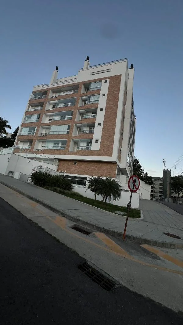 Apartamento - 2 Quartos - Florianopolis - Ocupado — foto 2