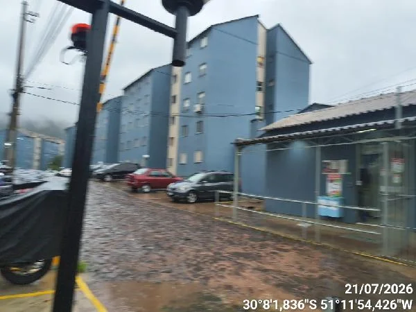 Apartamento - 2 Quartos - Porto Alegre - Ocupado — foto 2