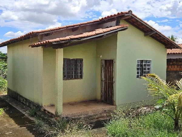 Casa - 2 Quartos - Santo Antonio do Descoberto - Desocupado — foto 2