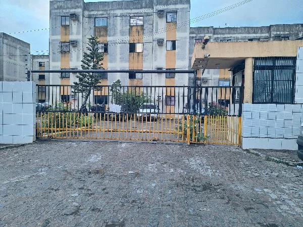 Apartamento - 2 Quartos - Camaragibe - Ocupado — foto 2