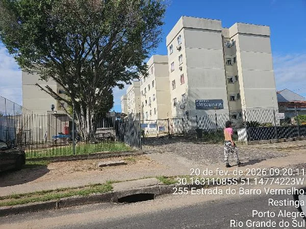 Apartamento - 2 Quartos - Porto Alegre - Desocupado — foto 2