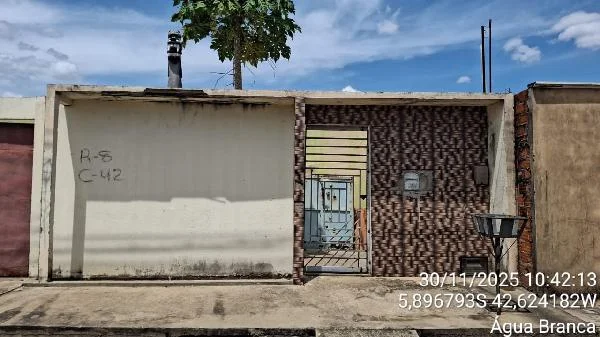 Casa - 2 Quartos - Agua Branca - Desocupado — foto 2