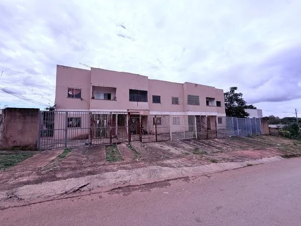 Apartamento - 2 Quartos - Cidade Ocidental - Desocupado — foto 2