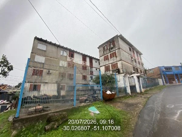 Apartamento - 2 Quartos - Porto Alegre - Desocupado — foto 2