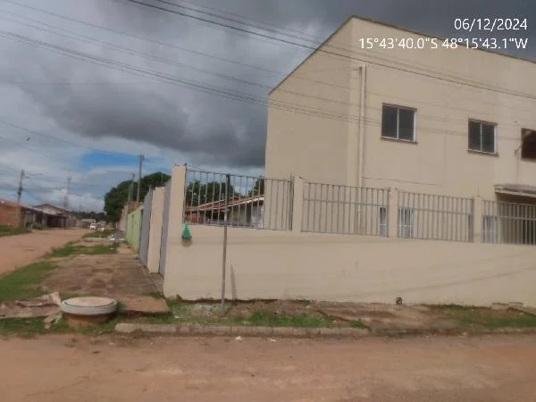 Apartamento - 2 Quartos - Aguas Lindas de Goias - Ocupado — foto 2