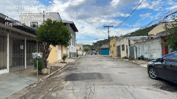 Casa - 1 Quartos - Pedro Leopoldo - Ocupado — foto 2