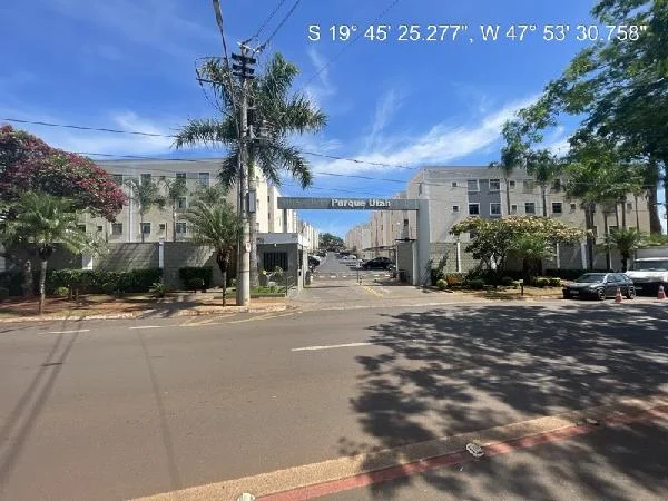 Apartamento - 2 Quartos - Uberaba - Ocupado — foto 2
