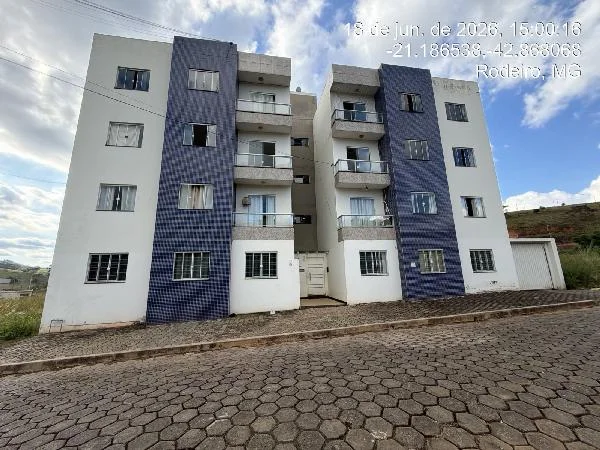 Apartamento - 2 Quartos - Uba - Ocupado — foto 2