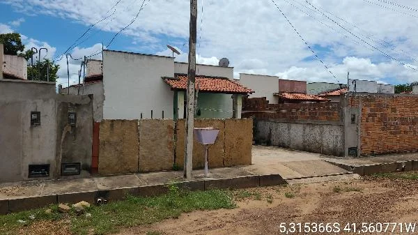 Casa - 2 Quartos - Castelo do Piaui - Ocupado — foto 2