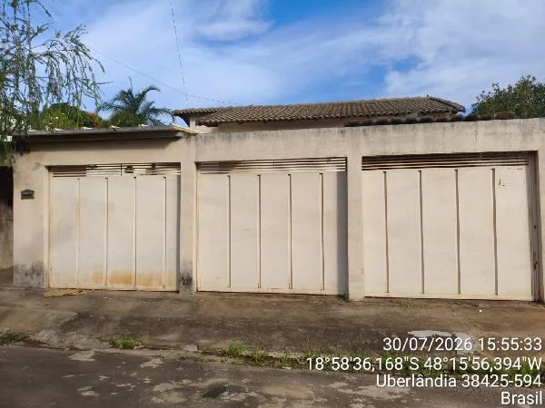 Casa - 2 Quartos - Uberlândia - Desocupado — foto 2