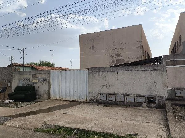 Apartamento - 2 Quartos - Águas Lindas de Goiás - Desocupado — foto 2