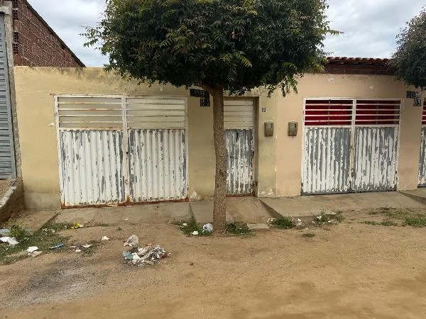 Casa - 2 Quartos - Brejo da Madre de Deus - Ocupado — foto 2