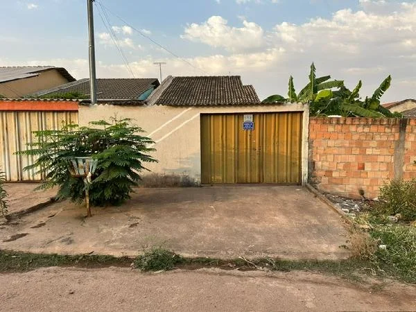 Casa - 2 Quartos - Santo Antônio do Descoberto - Desocupado — foto 2