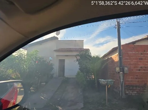 Casa - 2 Quartos - Altos - Desocupado — foto 2
