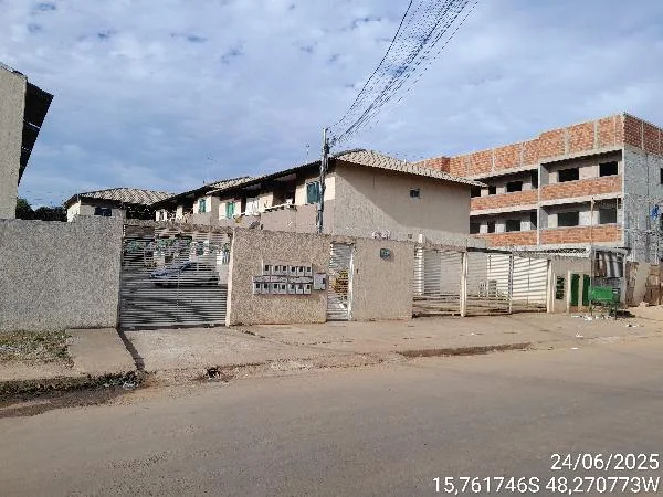 Apartamento - 2 Quartos - Aguas Lindas de Goias - Desocupado — foto 2