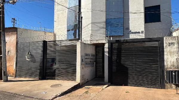 Apartamento - 2 Quartos - Aguas Lindas de Goias - Ocupado — foto 2