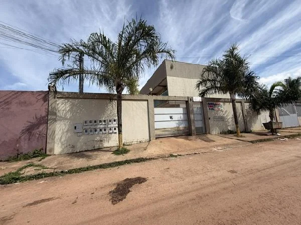Apartamento - 2 Quartos - Aguas Lindas de Goias - Ocupado — foto 2