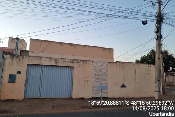 Casa - 2 Quartos - Uberlandia - Ocupado — foto 2