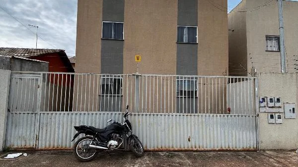 Apartamento - 2 Quartos - Aguas Lindas de Goias - Desocupado — foto 2