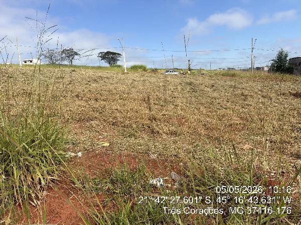 Terreno - Tres Coracoes - Desocupado — foto 2
