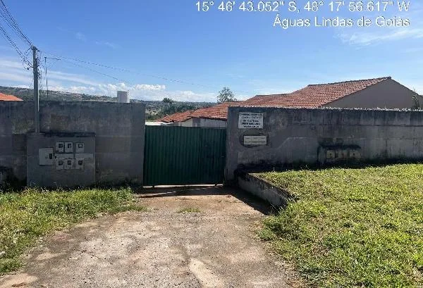 Casa - 2 Quartos - Aguas Lindas de Goias - Ocupado — foto 2