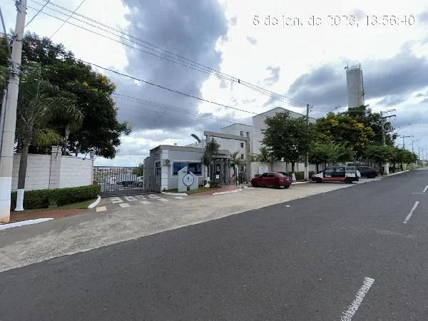 Apartamento - 2 Quartos - Uberaba - Desocupado — foto 2