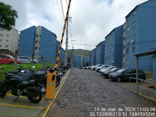 Apartamento - 2 Quartos - Porto Alegre - Ocupado — foto 2