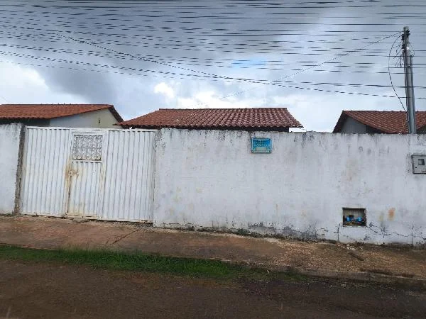 Casa - 2 Quartos - Aguas Lindas de Goias - Ocupado — foto 2