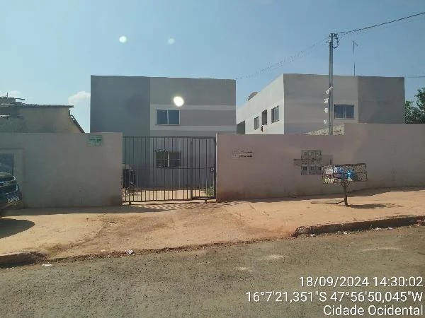 Apartamento - 2 Quartos - Cidade Ocidental - Ocupado — foto 2