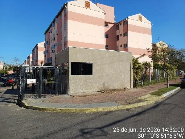 Apartamento - 2 Quartos - Porto Alegre - Ocupado — foto 2