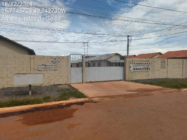Casa - 2 Quartos - Aguas Lindas de Goias - Ocupado — foto 2