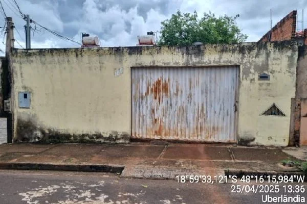 Casa - 2 Quartos - Uberlandia - Desocupado — foto 2