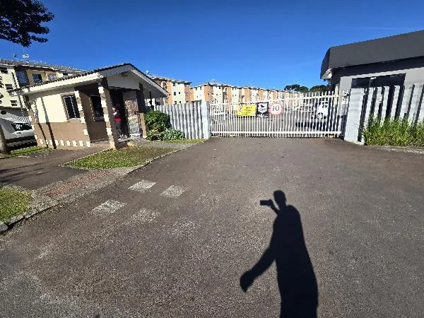 Apartamento - 2 Quartos - São José dos Pinhais - Ocupado — foto 2