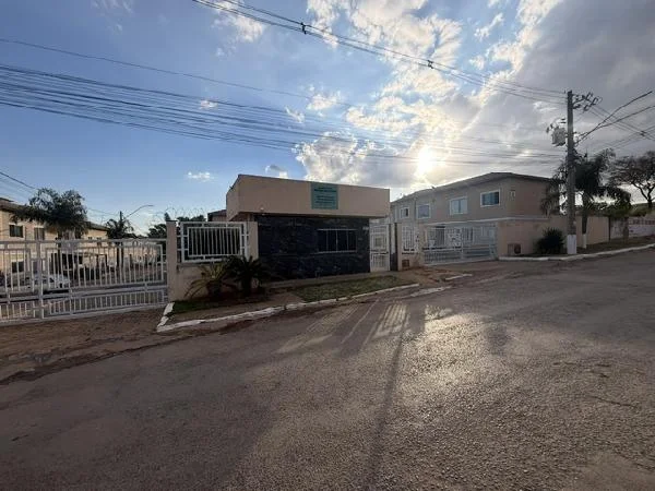 Apartamento - 2 Quartos - Valparaiso de Goias - Ocupado — foto 2