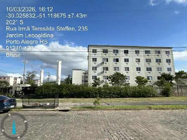 Apartamento - 2 Quartos - Porto Alegre - Desocupado — foto 2
