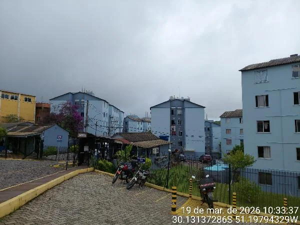 Apartamento - 2 Quartos - Porto Alegre - Ocupado — foto 2