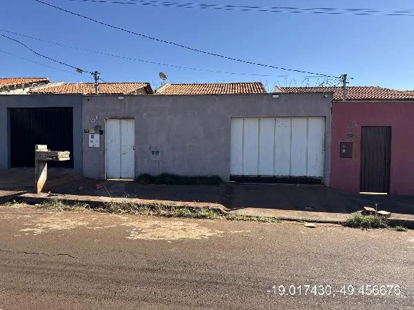 Casa - 2 Quartos - Ituiutaba - Ocupado — foto 2