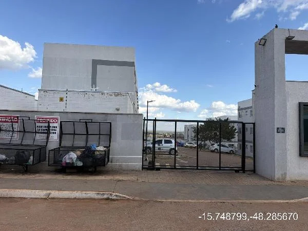 Apartamento - 2 Quartos - Aguas Lindas de Goias - Ocupado — foto 2