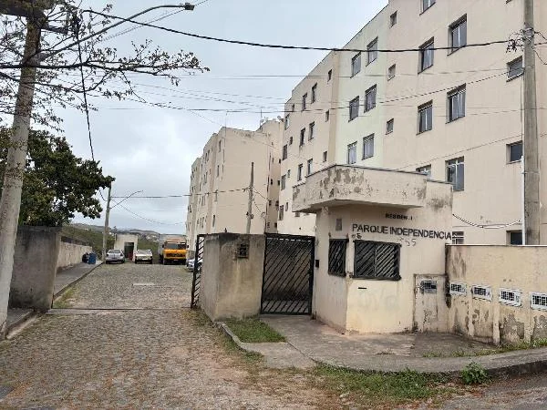 Apartamento - 2 Quartos - Juiz de Fora - Desocupado — foto 2