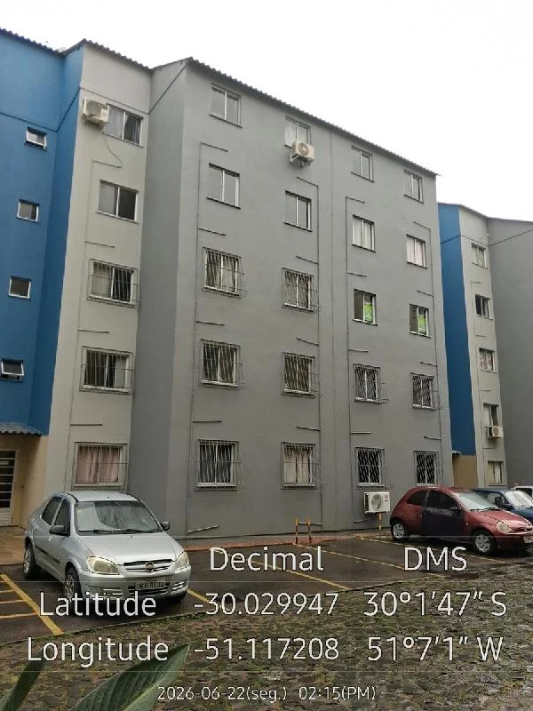 Apartamento - 2 Quartos - Porto Alegre - Desocupado — foto 2