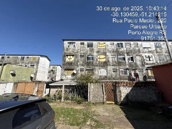 Apartamento - 2 Quartos - Porto Alegre - Ocupado — foto 2