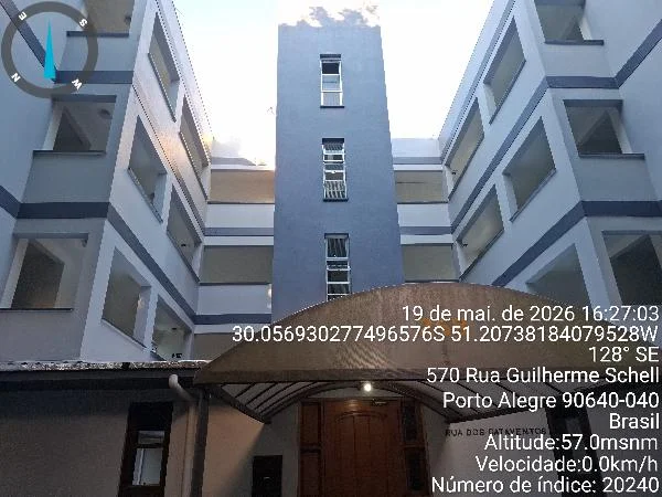 Apartamento - 2 Quartos - Porto Alegre - Ocupado — foto 2