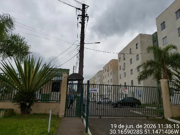 Apartamento - 2 Quartos - Porto Alegre - Ocupado — foto 2