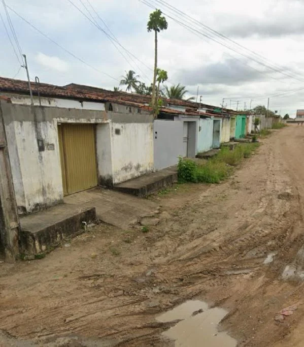 Casa - 3 Quartos - Junqueiro - Ocupado — foto 2